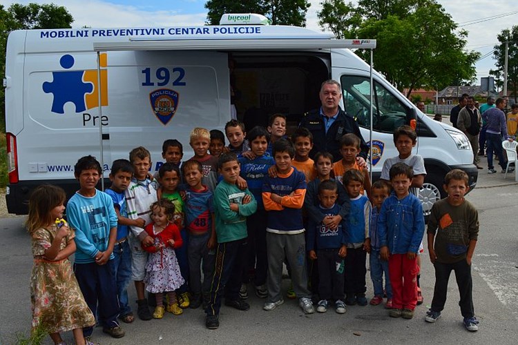 Slika 2015/MOB.PREV.CEN.POL.-MANJE ORUZJA/Manje oruzja_romska naselja PPPrelog2.jpg